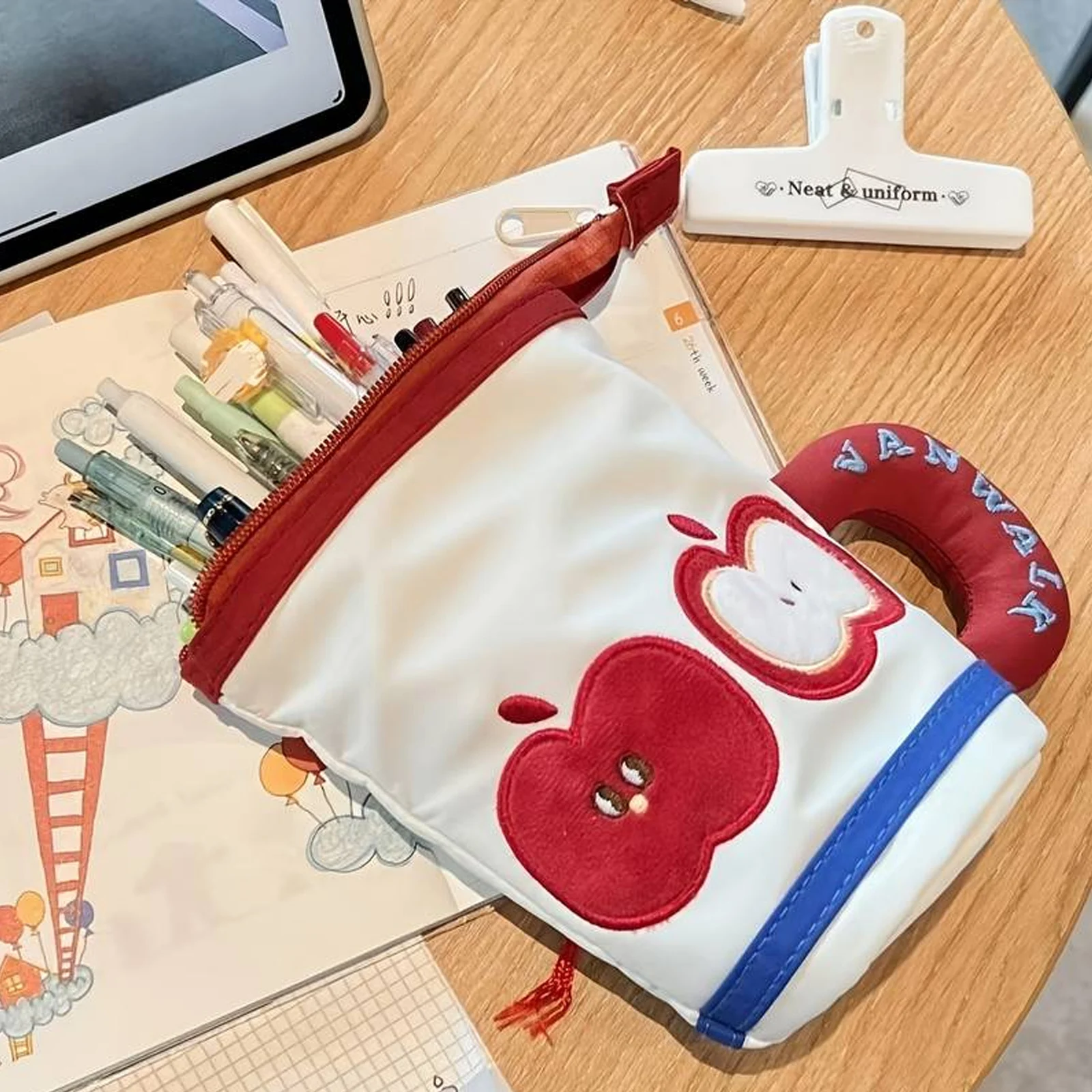 창의적인 컵 모양의 대용량 필통, 귀여운 컵 펜 홀더, 고급스럽고 실용적인 학생용 문구 보관 가방, 다기능 데스크탑 보관 튜브, 휴대용 화장품 가방, 실용적인 생일 선물