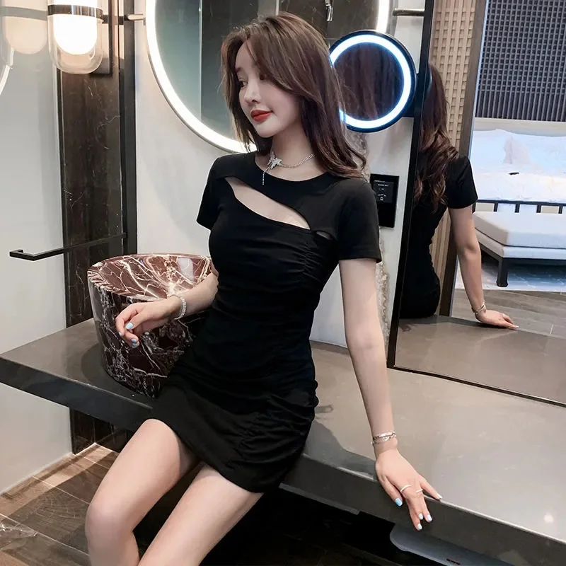 

Summer New Black Short-sleeved Dress Hollowed Out Fashion Temperament Femininity Fold Belly Cover Tight Bag Buttock Short Skirt