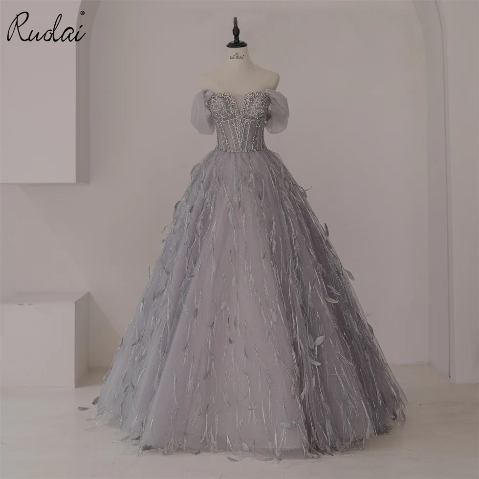 

Ruolai Sweetheart Stretch Prom Dresses Ball Gown Feathers Shiny Luxury Women Party Evening Gowns Robe de soire LWC6791
