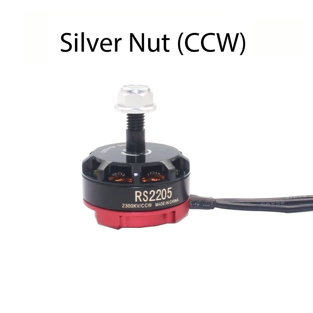Moteur sans balais RS2205 2300KV posé sur une surface, mettant en évidence sa taille et ses connecteurs.