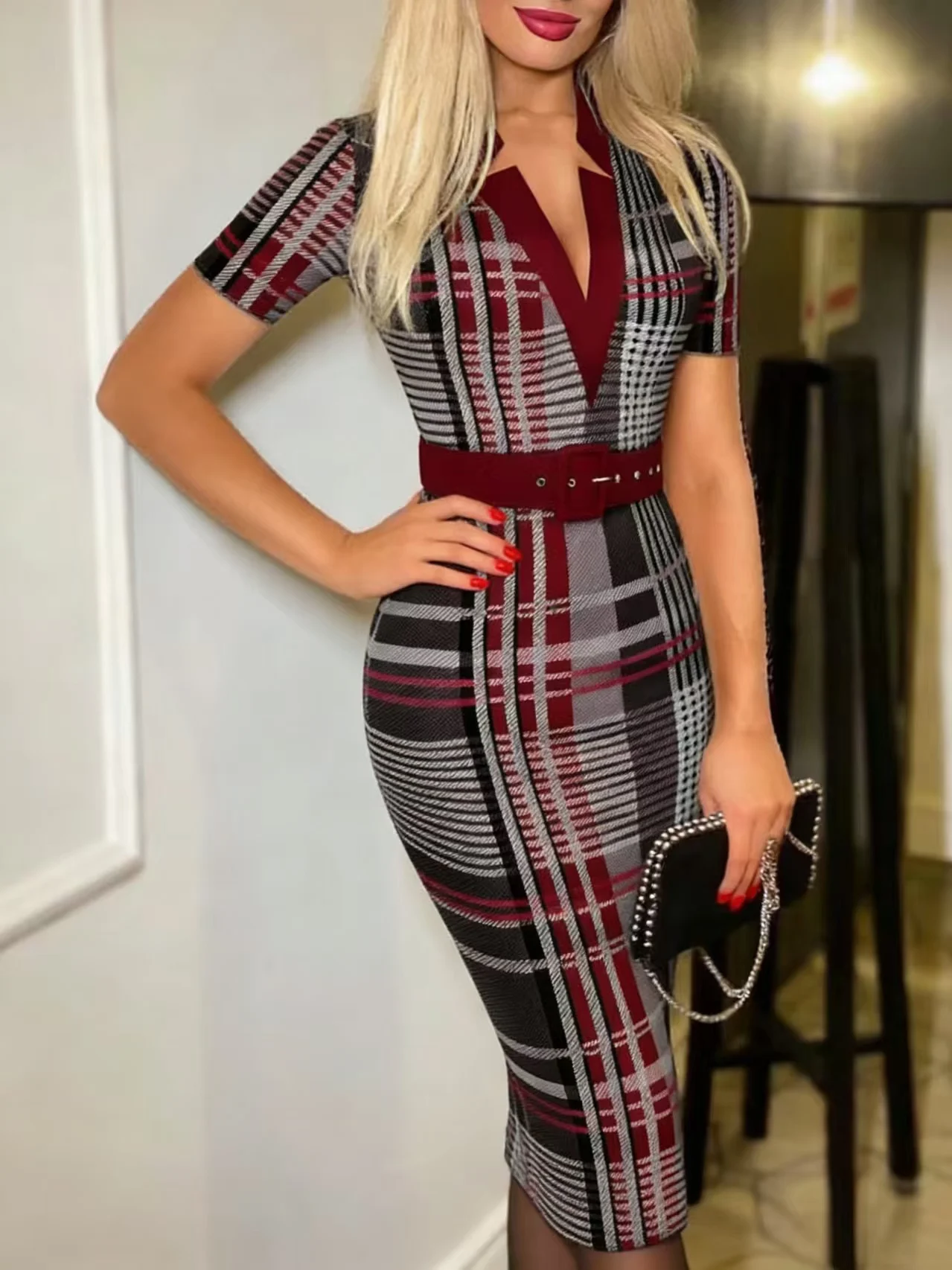 Robe crayon mi-longue sexy à motif géométrique pour femmes, col en V, avec ceinture, robe moulante en tricot à manches longues, adaptée à toutes les saisons