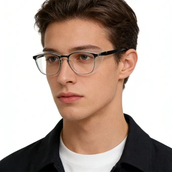 A Pair of Fashion Safety Glasses Transparent Anti-Fog Anti-Scratch Protective Eyewear Unisex for Men Women