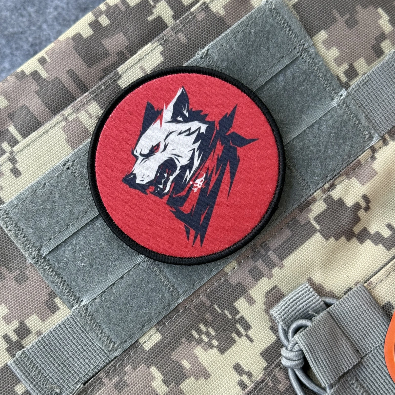 Der Wolf mit roten Augen, taktische Moralabzeichen-Aufnäher, Applikationen, militärisch bedruckte Klett-Aufnäher für Kleidung, Rucksack-Aufkleber