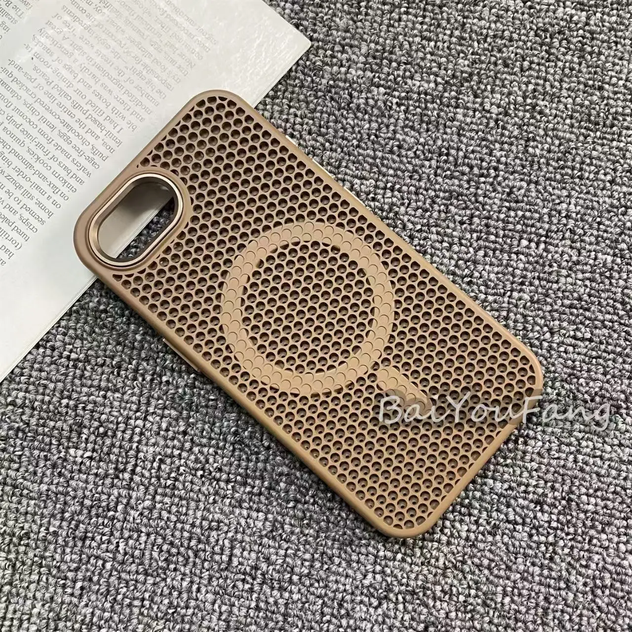 New Heat Dissipation Honeycomb Hollow Breathable PC Phone Case with Wireless Charging Compatibility