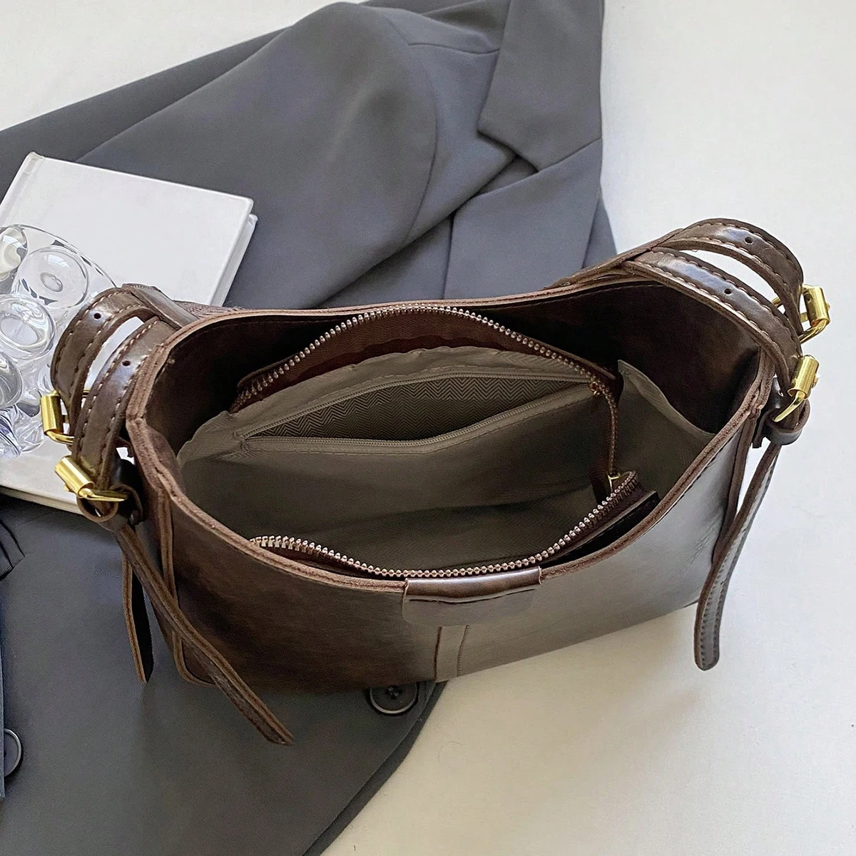 Versatile retro crossbody shoulder bag in solid color with textured design – women’s daily fashion accessory. inside
