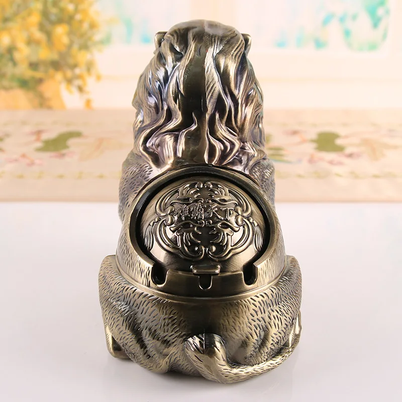 3D Lion Ashtray Creative Anti Fly Ash Household Large Capacity Animal Ashtray Home Decoration