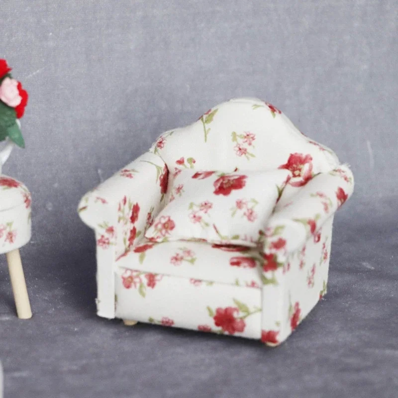 1/12 Mini Sofa Armchair Wooden Couch Toy Floral Sofa Throw Pillow House Furniture Role Play Accessory Kids Play Toy