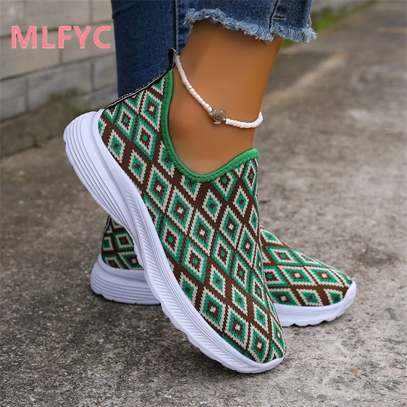 Spring and Autumn New Large Women's Casual Shoes Anti slip Lightweight Flat Shoes Women's Round Toe Single Shoes