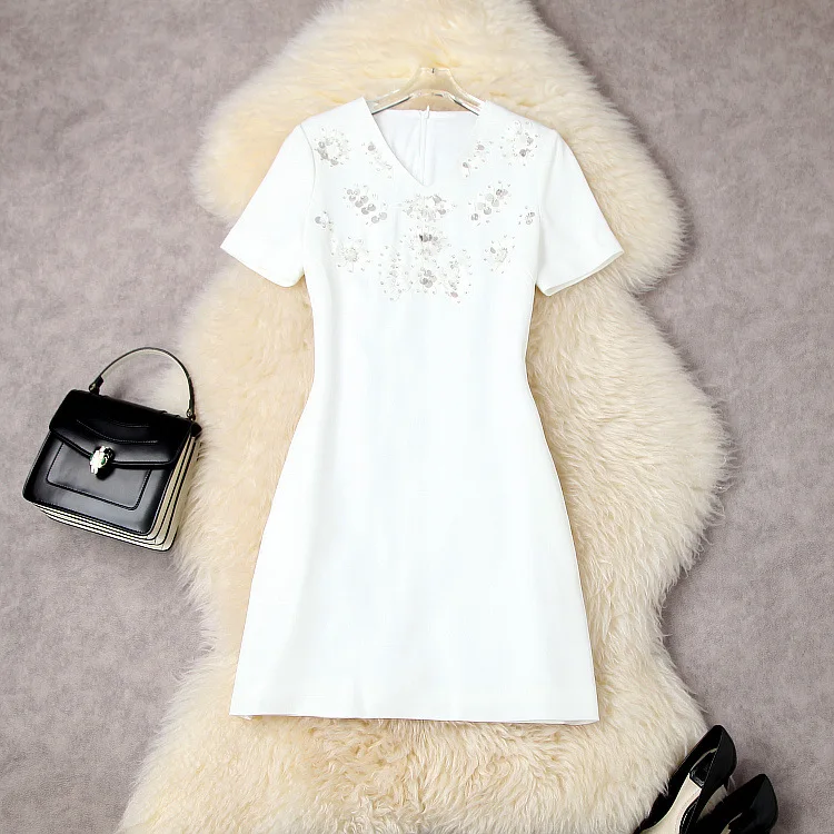

European and American women's summer 2022 new Short sleeve V - collar pin beaded sequins Fashionable slim dress