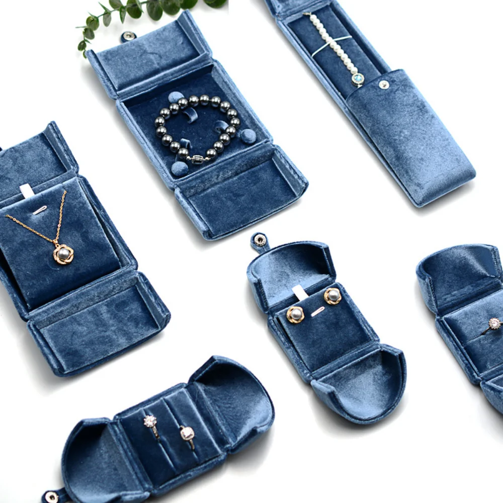 Elegant Mist Blue Velvet Jewelry Box - Luxury Travel Accessory Organizer for Earrings and Necklaces