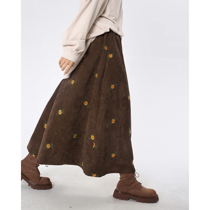 

Женская винтажная Вельветовая юбка с вышивкой, осенне-зимняя трапециевидная юбка-зонтик с цветочной вышивкой в стиле мори, первая любовь