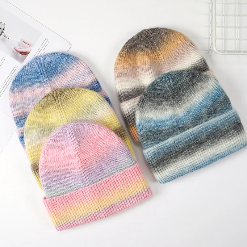 

2022 Winter New Knitted Hat Gradient Women Ski Hats Outdoor Sports Riding Hiking Snowboard Caps Windproof Warm Wool Flanging Hat