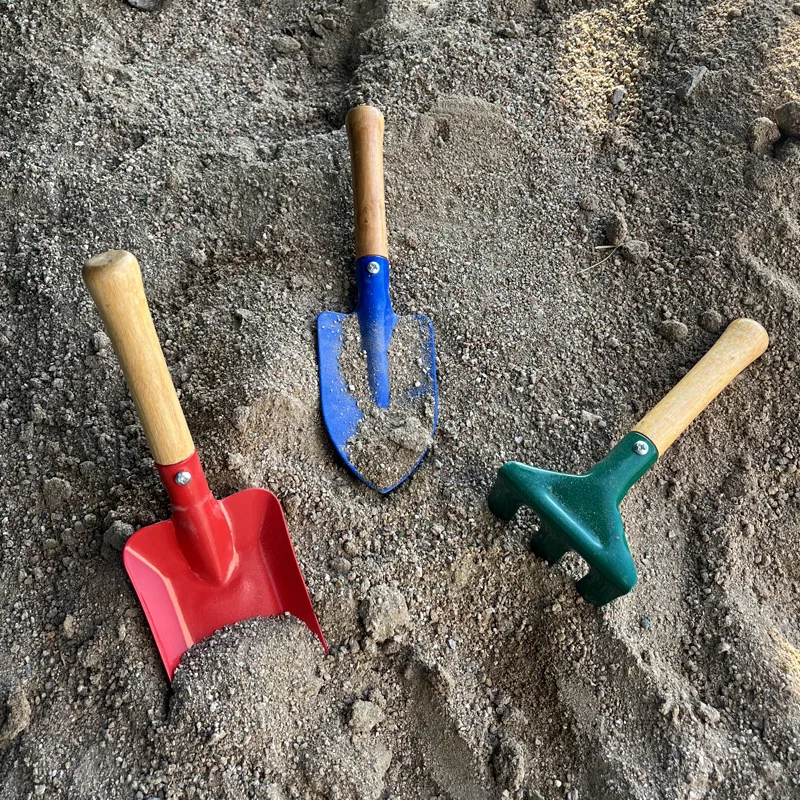 Children's shovel beach toy playing sand digging bucket shovel set playing in the sea outdoor gardening Digging tools 3