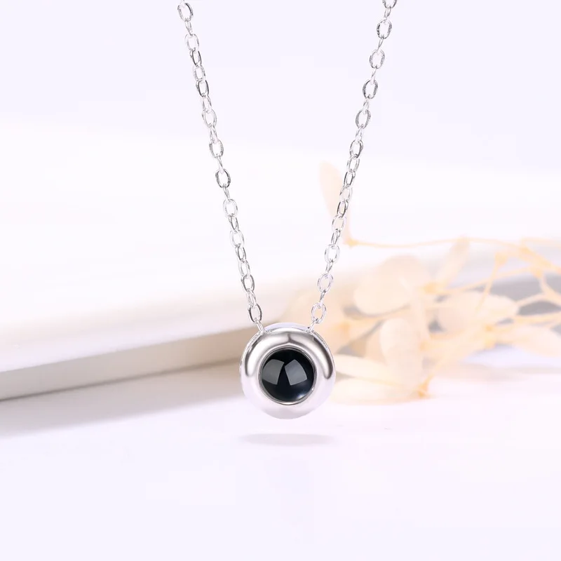 Customized Photo Projection Necklace Simple Style Nostalgia for Relatives and Friends used as Gifts for Family and Lovers
