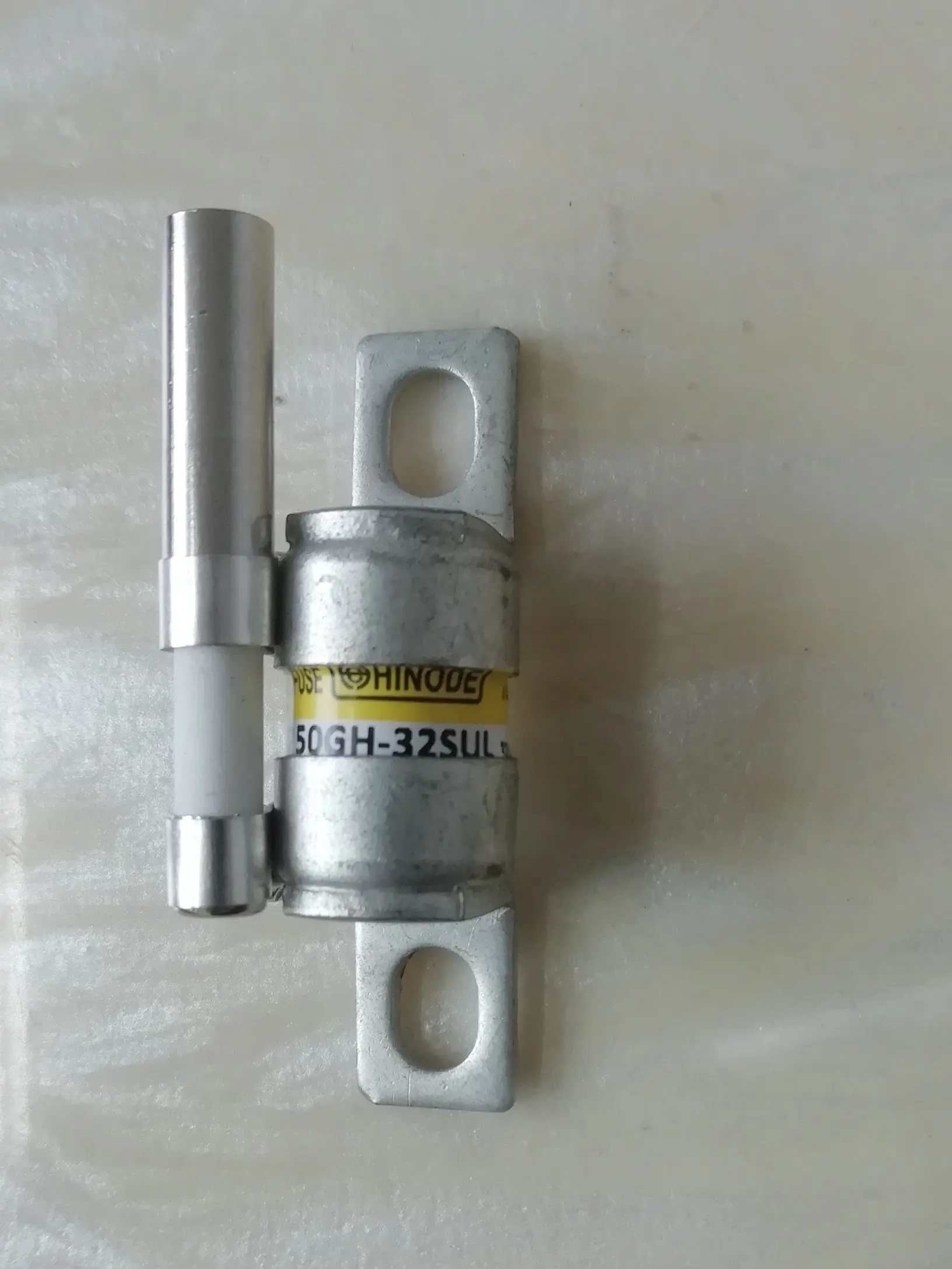 

Предохранители: 250GH-32SUL 32A 250 В/250GH-35SUL 250GH-40SUL 250GH-50SUL 250GH-63SUL 250GH-80SUL 250GH-100SUL 250GH-125SUL 250GH-125S