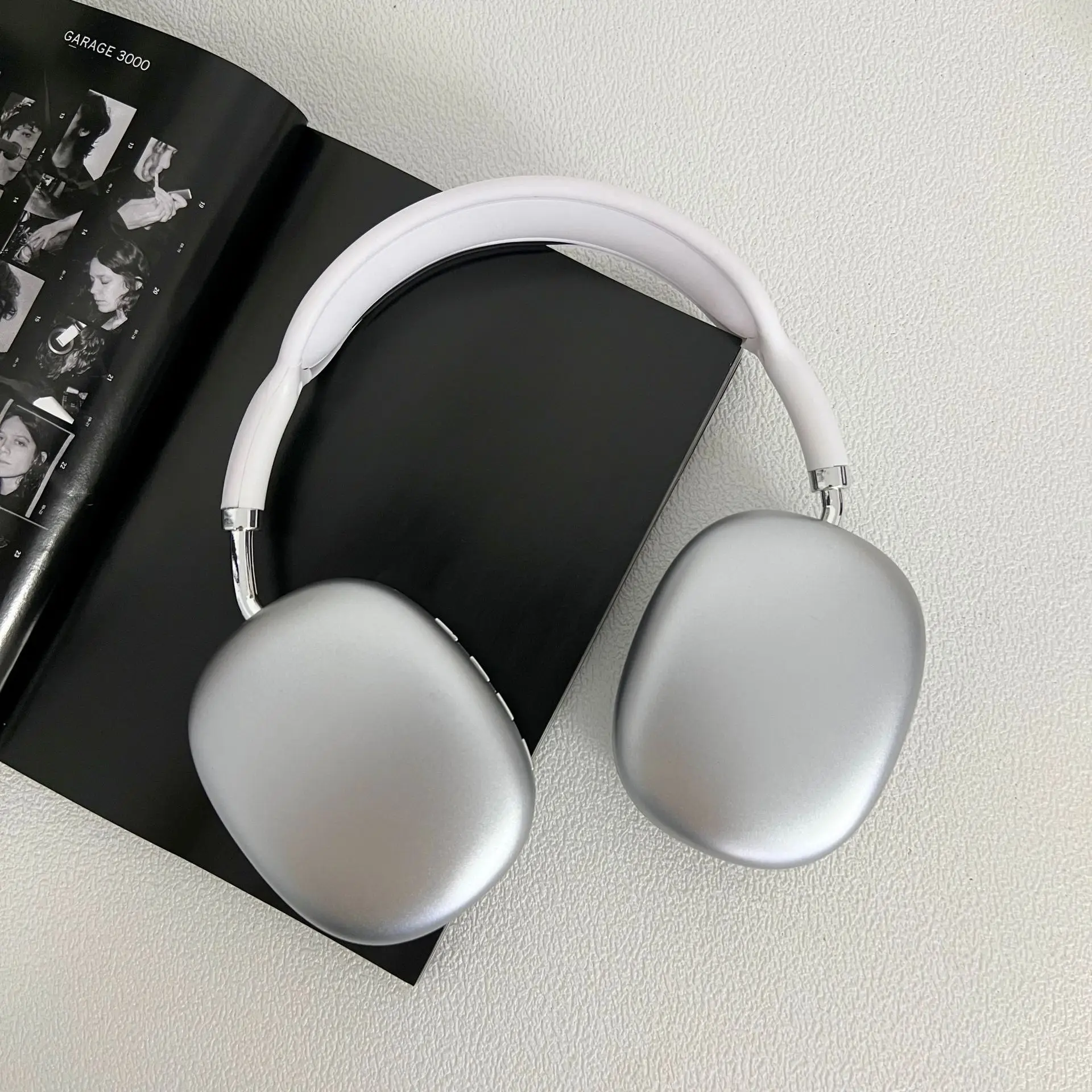 

Wireless Headphones P9 Bluetooth Headset with Long Battery Life for Universal Use