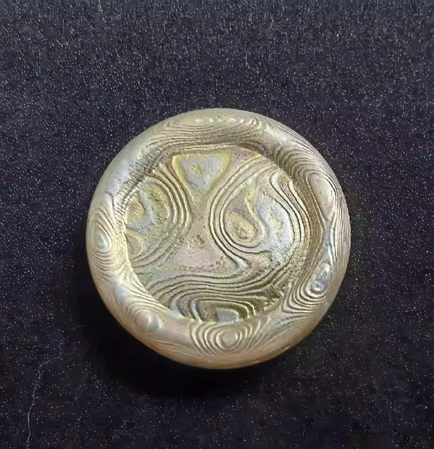 

Copper Horse Papa Coin, with very beautiful patterns and paragraphs that match the hand feel EDC