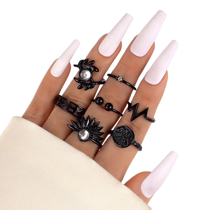 30/50pcs/Lot Wholesale New Design Black Spray Paint Finger Rings for Women Mix Style Party Decorate Bar Personality Jewelry Girl 3