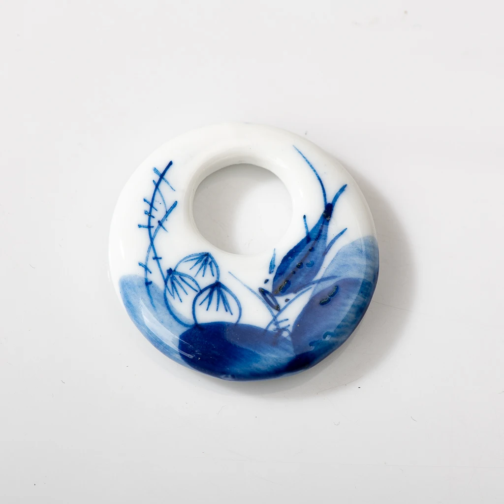 Blau Und Weiß Fisch Porzellan Handgemalte Blumen Anhänger Keramik Perlen Halskette Zubehör Eine Seite Glasiert Handgemachten Z056 – Detail 3