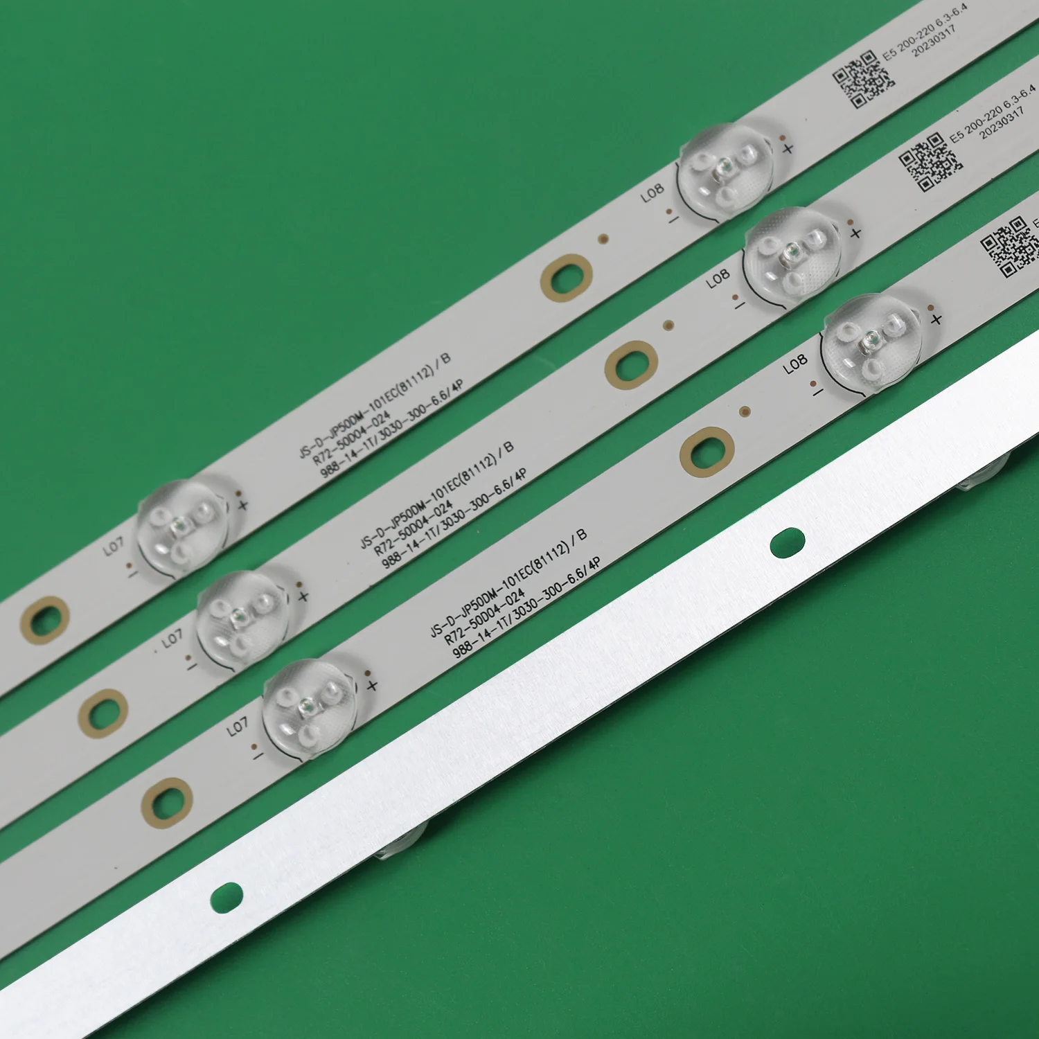 988mm 6V LED 스트립 JS-D-JP50DM-101EC(81112) R72-50D04-024 988-14-1T/3030-300-6.6/4P E125436JF-AL 50LEM-1058/FT2C MS-L2