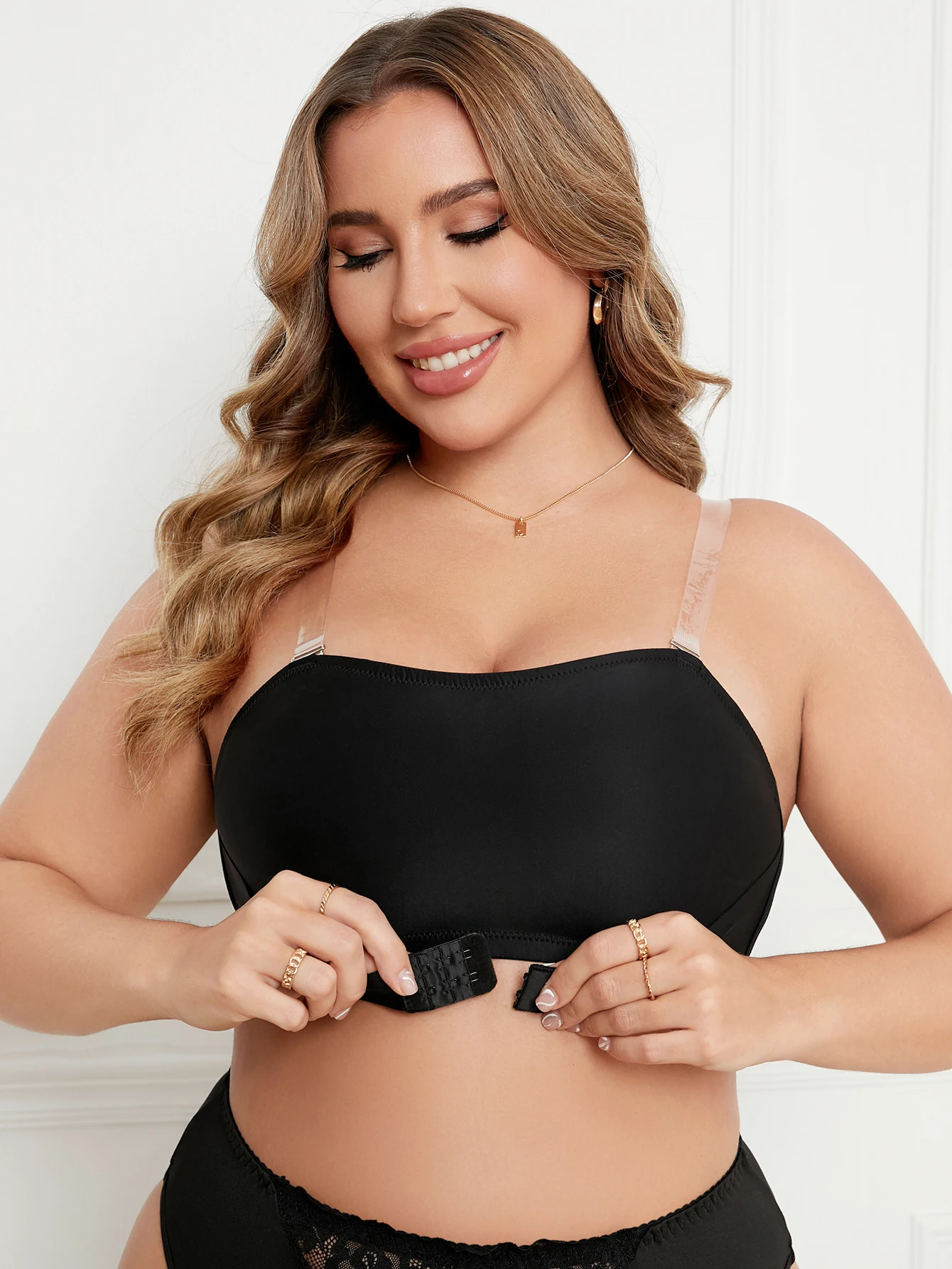 Plus Size Women's Strapless Full Cup Bra Comfortable fit with all-around support. Stylish design perfect for everyday wear.