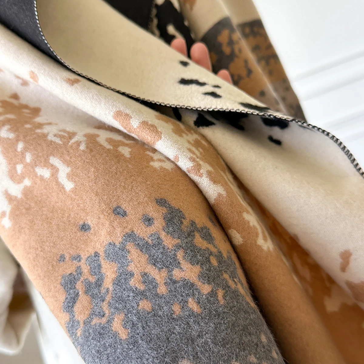 2025 Luxury Winter Cashmere Scarf Women New Design Warm Pashmina Blanket Poncho Scarves Female Print Shawl Thick Foulard Bufanda