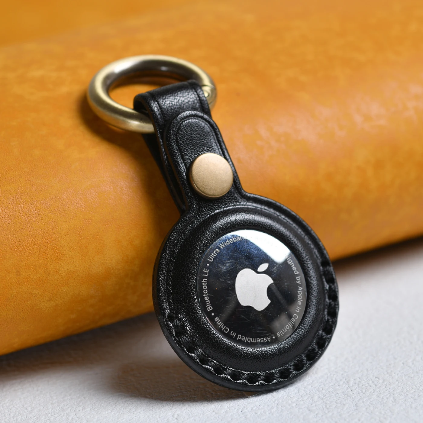 Luxury Leather Key Case with Airtag Holder – Stylish Protective Cover for Keys, Pet Collars, Luggage, and Backpacks
