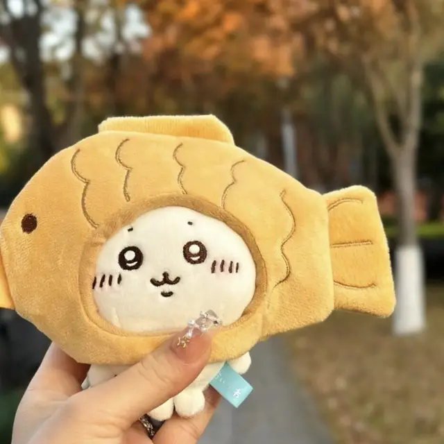 Chiikawa Snapper Headgear Plush Doll Keychain - Image 5