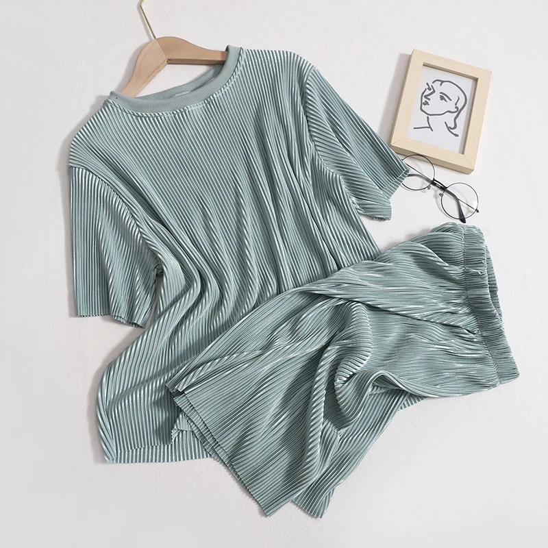Summer Casual Loose Short-sleeved Shirt and Elastic High Waist Shorts Set main image 1