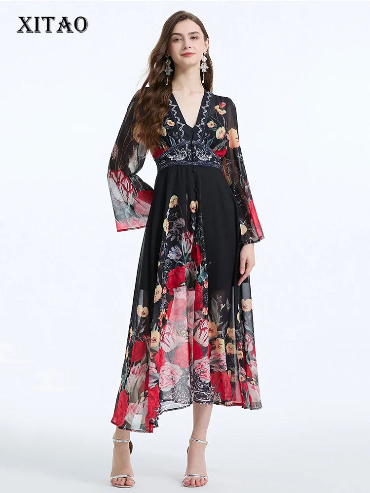 

Шифоновое платье с расклешенным рукавом и V-образным вырезом