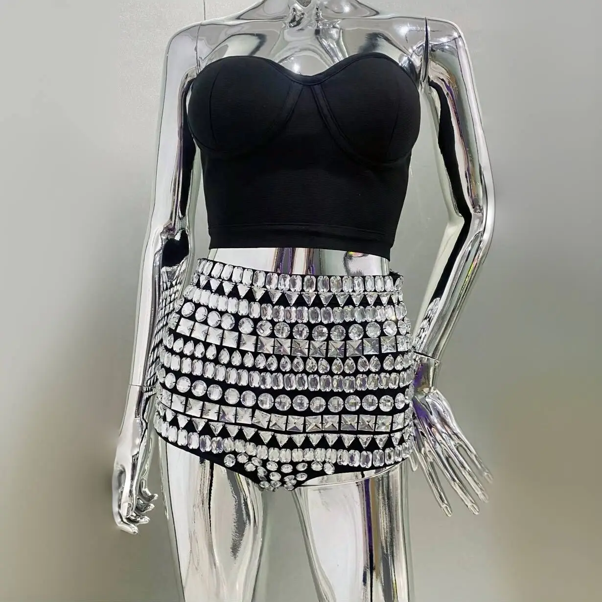 

Роскошные Хрустальные черные сексуальные мини бандажные шорты с бисером вечерний праздничный костюм для ночного клуба певицы танцор сценическая одежда