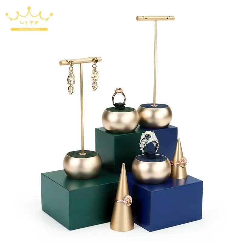 

Jewelry Store Window Display Counter Display Jewelry Rack Metal Earrings Display Rack Conical Ring Display Bracket
