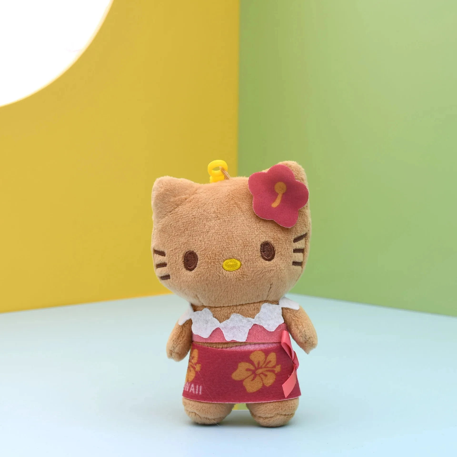 thumbnail image 1 of Colgante de peluche de Hello Kitty, falda de hierba de piel negra de dibujos animados, llavero de peluche Kawaii de algodón PP suave, regalo para niñas, 1 of 5