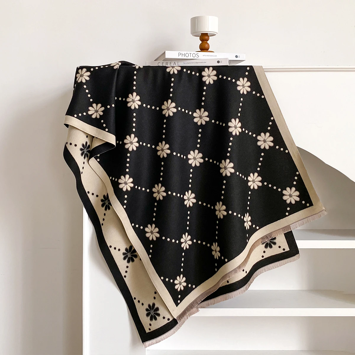 New Brand Elegance Daisy Print Scarf Soft Warm Fringe Pashmina Shawl Autumn and Winter Outdoor Coldproof Windproof Blanket 2025