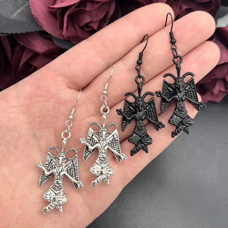 Occult Baphomet seating Goat Висячие очаровательные серьги, ювелирные изделия из сатанина, готические серьги с козьей головой, альтернативное ювелирное изделие