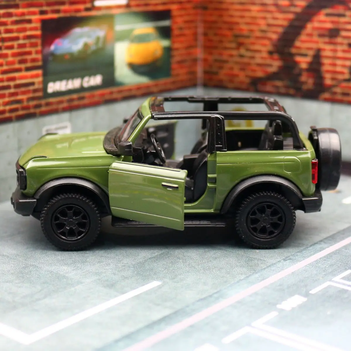 1/36 Ford Bronco SUV Off-Road Toy Car Model For Children RMZ CiTY Diecast Miniature Pull Back Collection Gift for Kid Boys 4