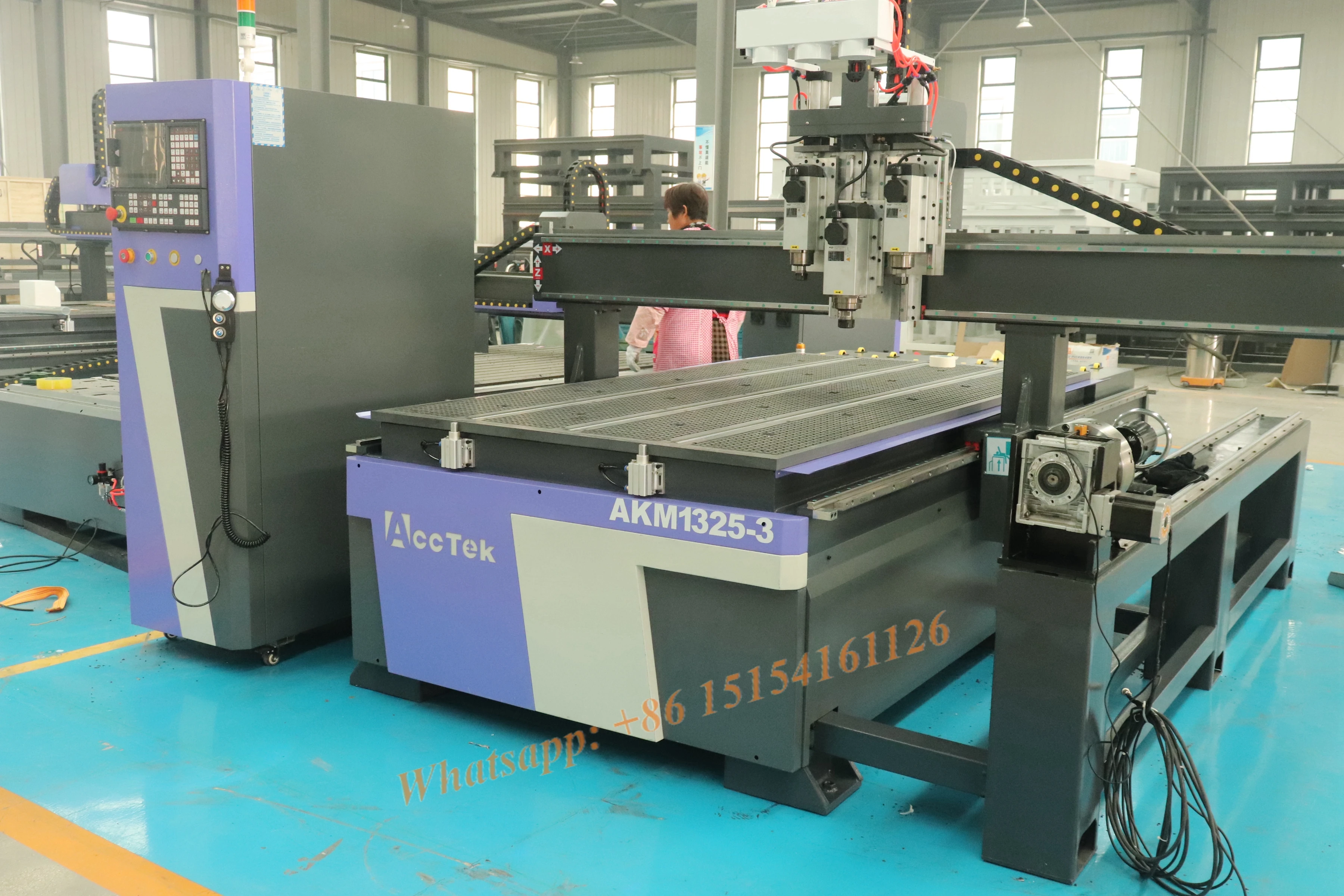 

AKM1325, CNC Router with 3 Pneumatic Process Spindles, 1325 Fast Tool Changing, Furniture Door Making, Plastic PVC Board, Tool