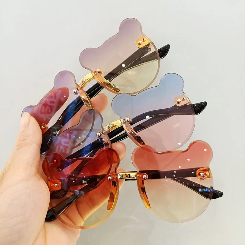 

Disney Mickey Mouse Kids Sun Sunglasses Bear Shape Children Glasses Trendy Girls Cartoon Eyeglasses Shades Driver Anti-Glare Toy