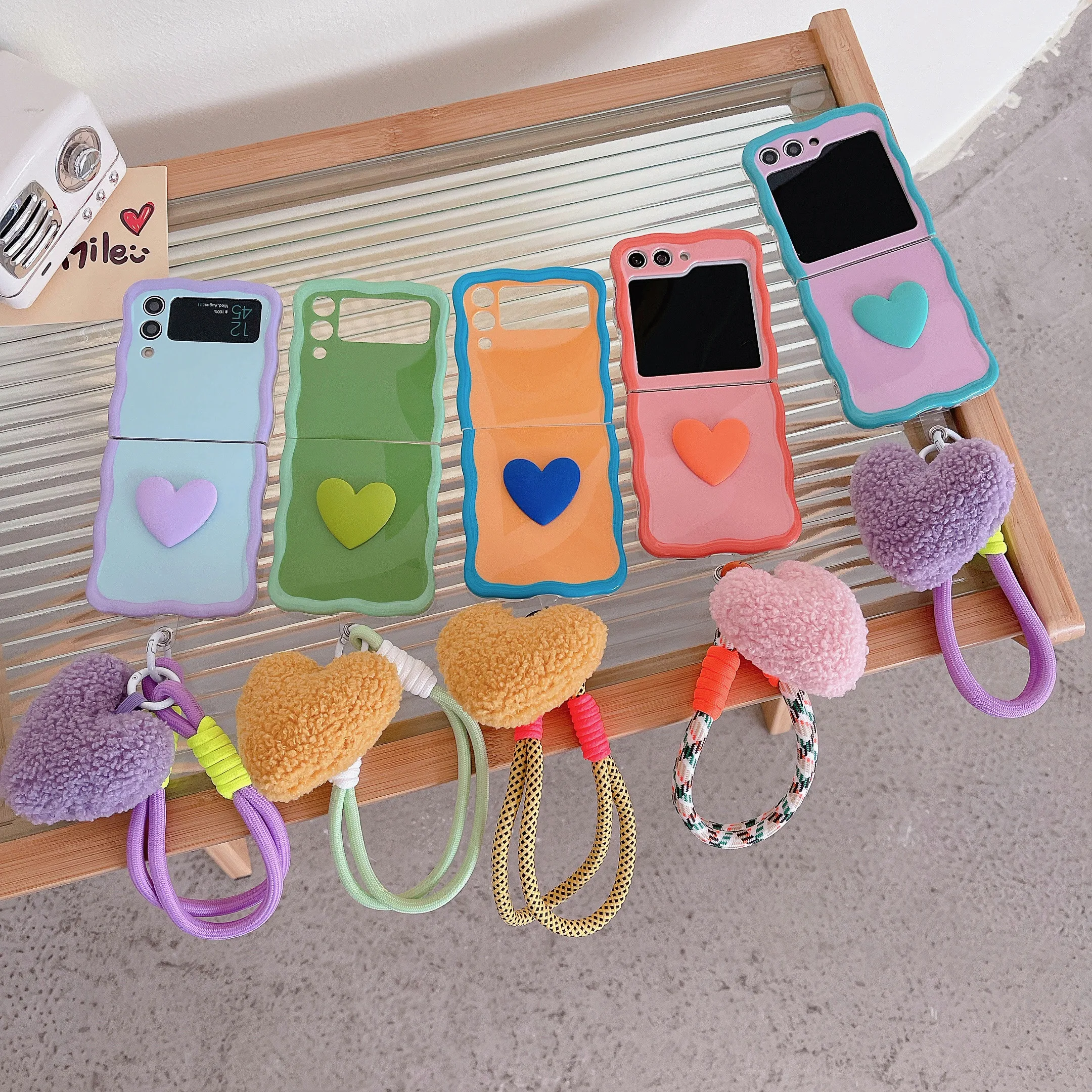 3D Love Peluche Ciondolo Cinghie A Mano Corda Morbida Custodia In Gel Antiurto Per Samsung Galaxy Z Flip 5 4 3 Cover Posteriore