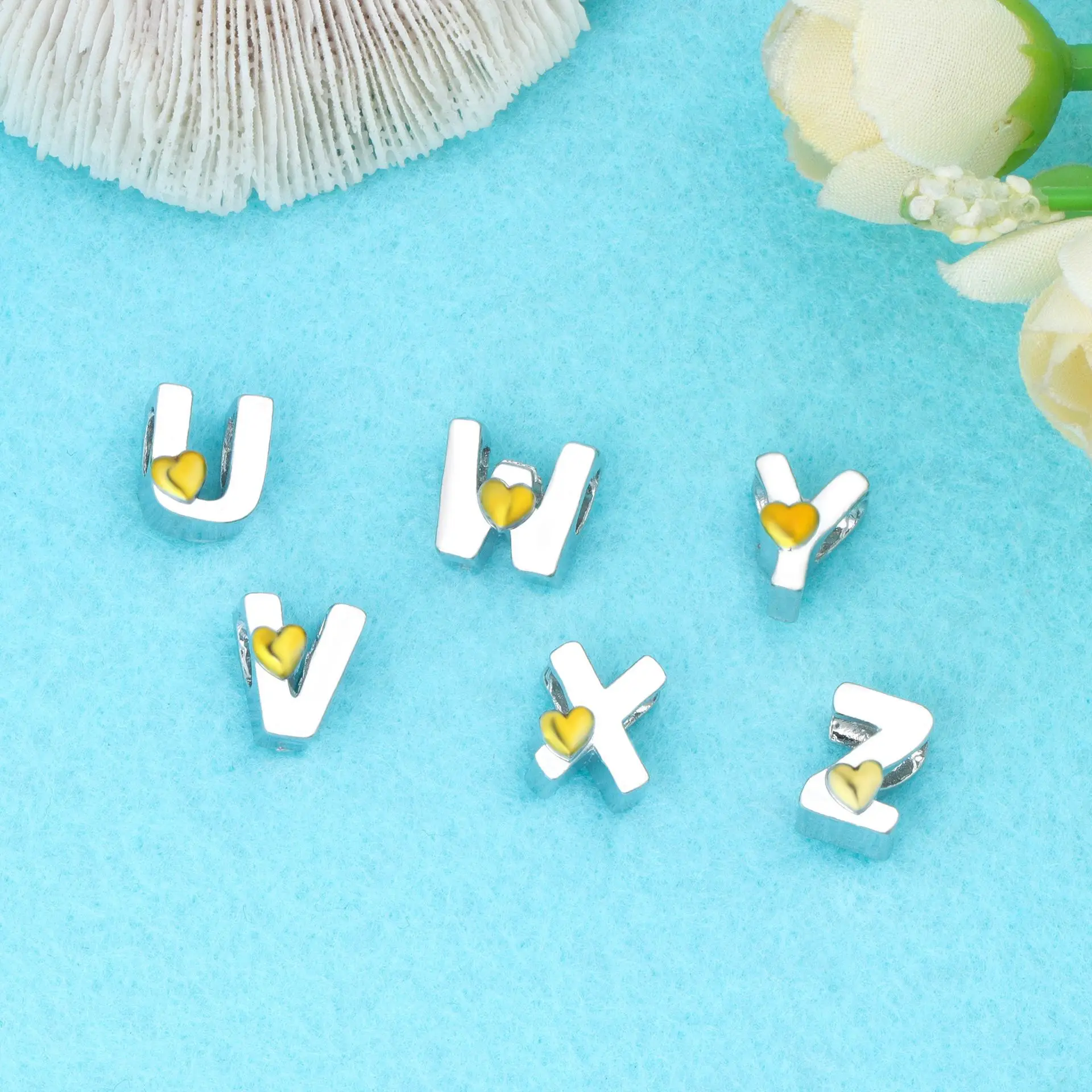 Tiny Mini Initial Alphabet Pendant Charms for Bangle Bracelet Gold Color Love Heart Mix Color Letter Pendants Jewellery Bijoux