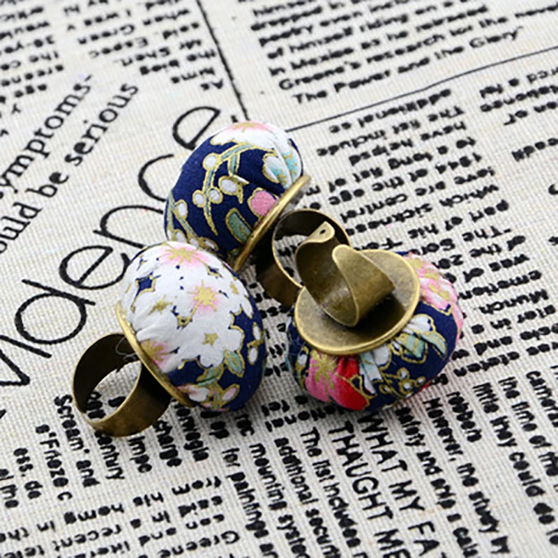 무작위 색상 1Pc 조정 가능한 손가락 반지 핀 쿠션 퀼트 공예 손가락 핀쿠션에 대 한 DIY 바느질 도구 액세서리