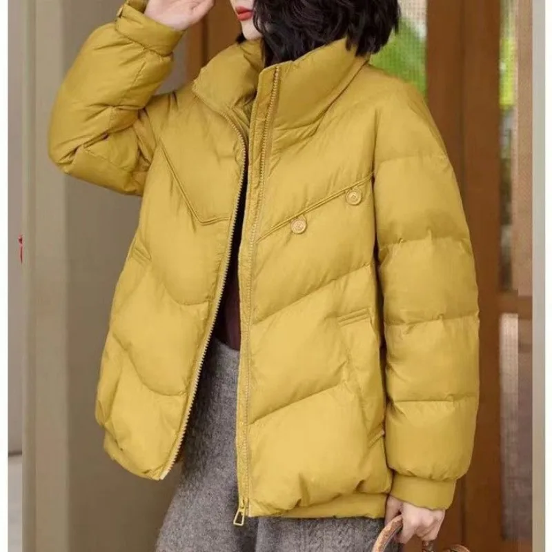 2023 New Women Down Jacket Winter Coat Female Short-length Frivolous Parkas Loose Fashion Outwear Stand Collor Cardigan Overcoat 2023 new women white duck down jacket winter coat female short length loose parkas thicken outwear fashion stand collar overcoat