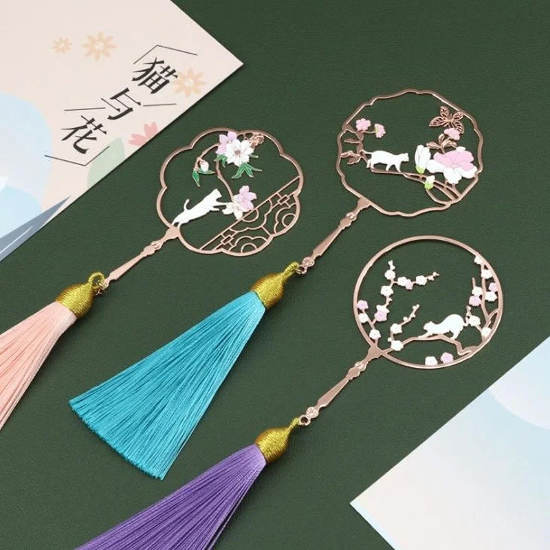 

1 Pcs Vintage Chinese Style Fan Shape Flower Cat Tassels Metal Bookmarks Book Marker Page Holder Gift Stationery