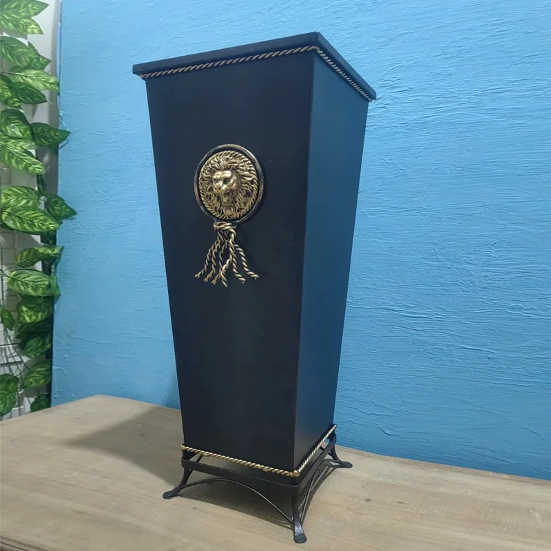 American Vintage Iron Umbrella Stand with Lion Head Design &ndash; Multi-Functional Decorative Storage