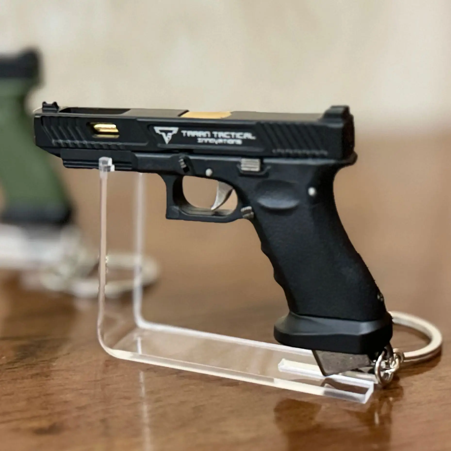 Mini 1:3 Alloy TTI G34 Pistol Model Keychain Detachable Fake Gun Collection Bag Pendants Fidget Toy Party Gift for Adult Boy 4