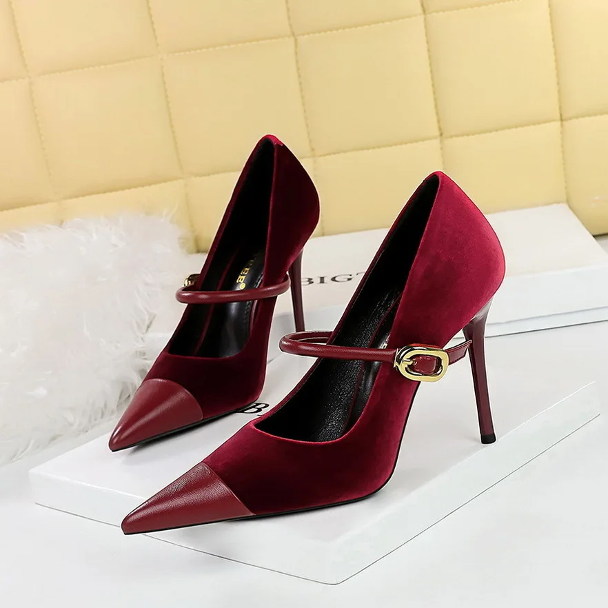 thumbnail image 1 of Zapatos de tacón alto y fino para mujer, con punta de gamuza y tacón bajo, con hebilla de metal y punta recta, para banquetes, con un solo zapato para mujer, 1 of 5
