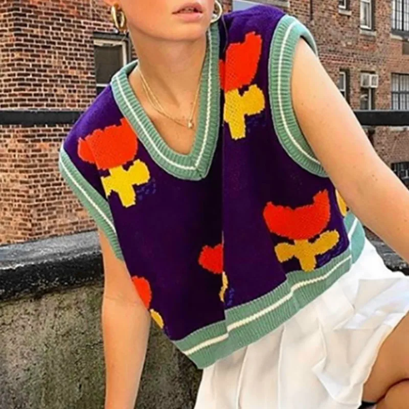 

New Fashion Arrivals Fall Casual Retro Crop Top Vintage V-neck Sleeveless Jacquard Sweater Vest for Women Sweet Cute Flower Vest