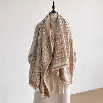 2025 Sciarpe di cashmere jacquard fronte-retro invernali di ultimo design Sciarpe di Pashmina di lana da donna di alta qualità addensare scialle avvolgente 1