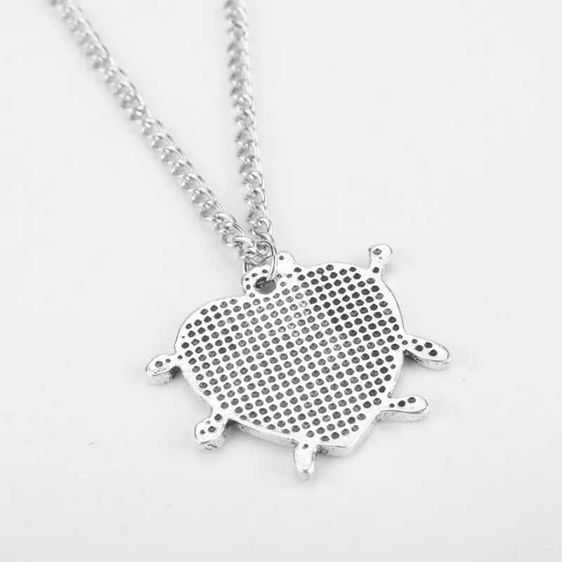 Film-Schmuck „Friends Don't Lie“ Lauflichter-Stern-Choker-Anhänger-Halskette mit Emaille-Charms – Modeschmuck – Detail 5