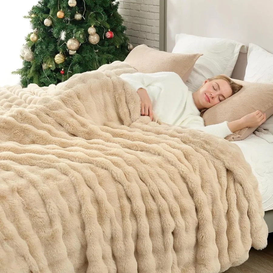 Faux Fur Throw Blanket for Couch Bubble Plush Blanket Queen Size Fuzzy Soft Thick Blanket for Bed Sofa Living Room 90x90 Inches